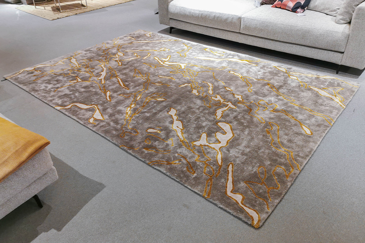 Teppich Marmo Real T von Miinu für 1.790 € Teppich Marmo Real T von Miinu für 1.790 €