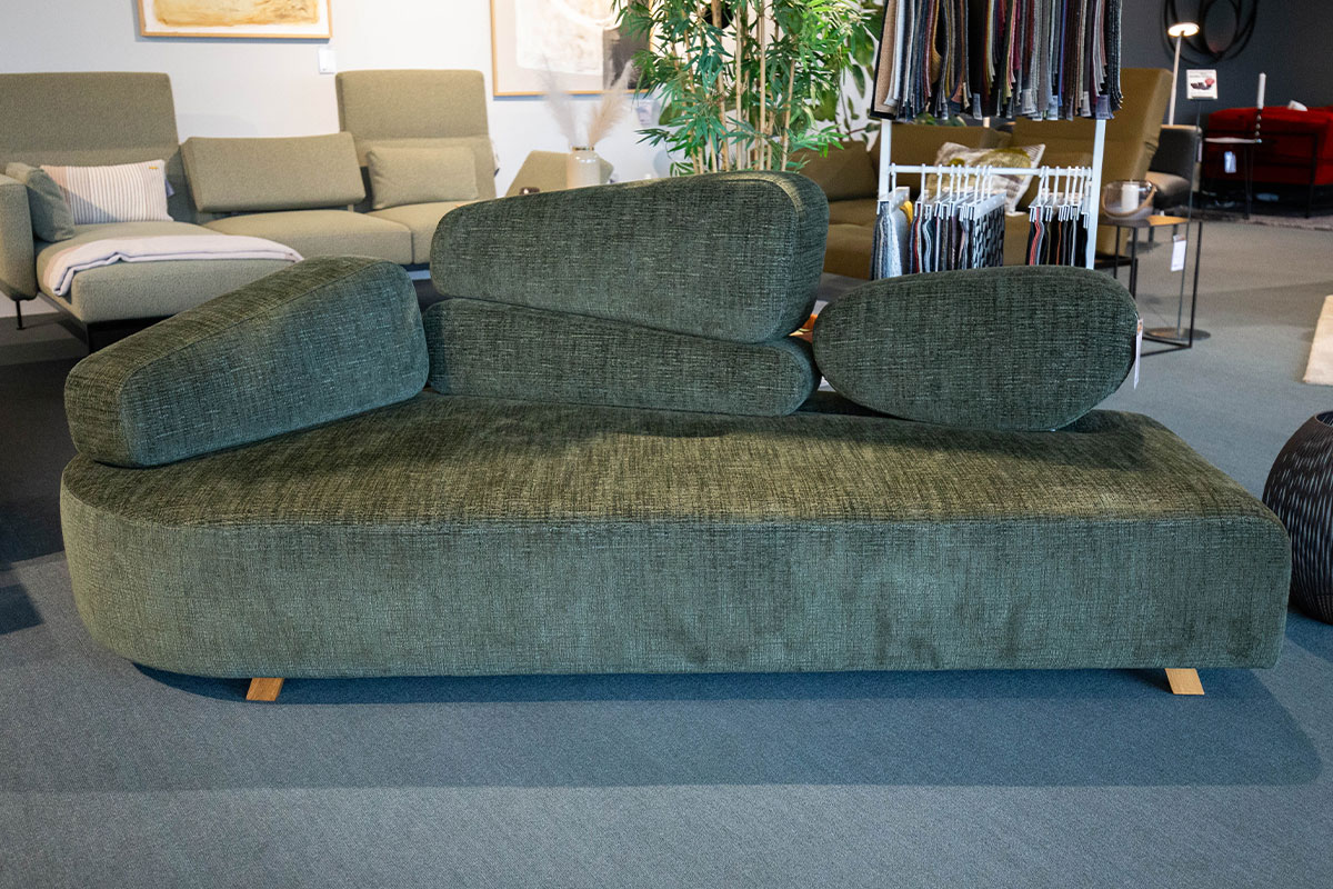 Sofa Mosspink von Brühl für 3.595 € Sofa Mosspink von Brühl für 3.595 €