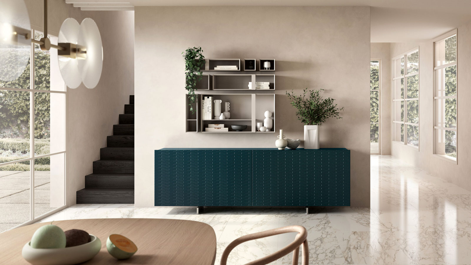 Reliefs, Gravuren, Schattenspiele und Strukturen kennzeichnen die Möbelobjekte von Capod’opera