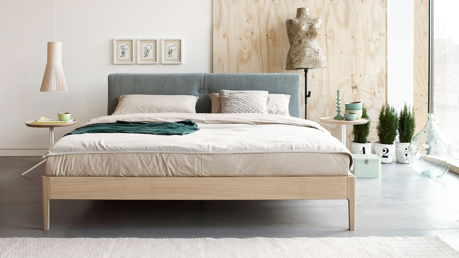 Bett THREAD WOOD von Möller Design