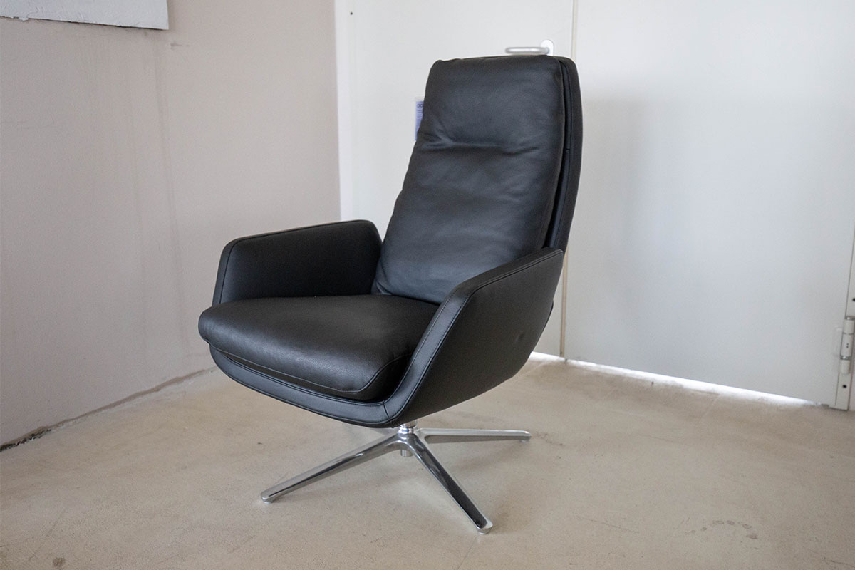 Sessel Cordia mittelhoher Rücken von COR für 3.700 € Sessel Cordia mittelhoher Rücken von COR für 3.700 €