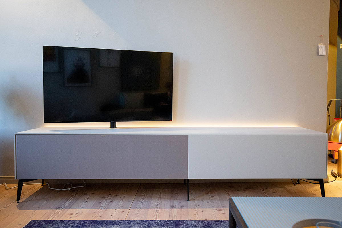 Medien-Sideboard Velare von Cramer Holzmanufaktur im Sale