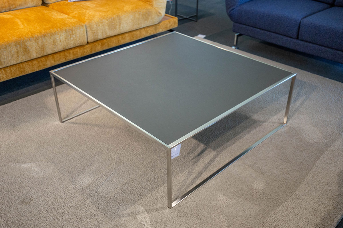 Couchtisch Minimize von Yomei für 1.250 € Couchtisch Minimize von Yomei für 1.250 €