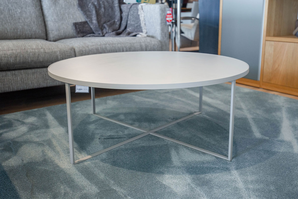 Couchtisch Minimize von Yomei für 1.550 € Couchtisch Minimize von Yomei für 1.550 €