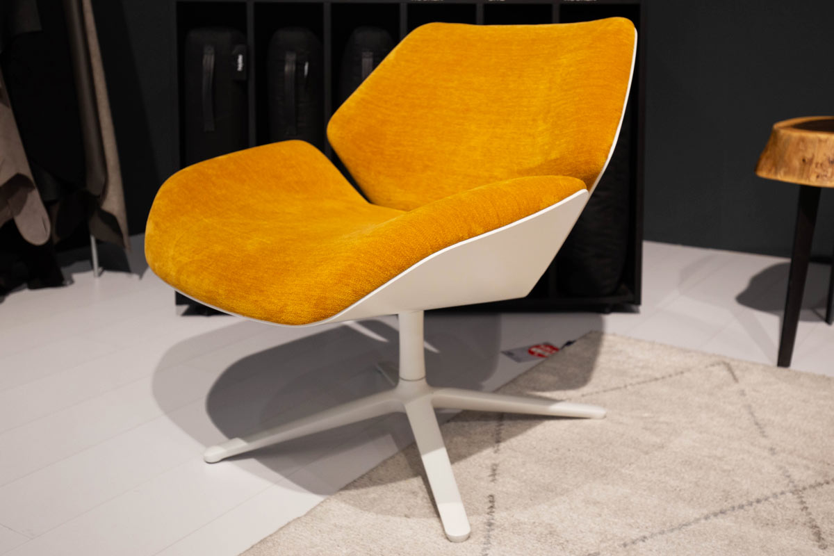 Drehsessel Shrimp von COR im Sale