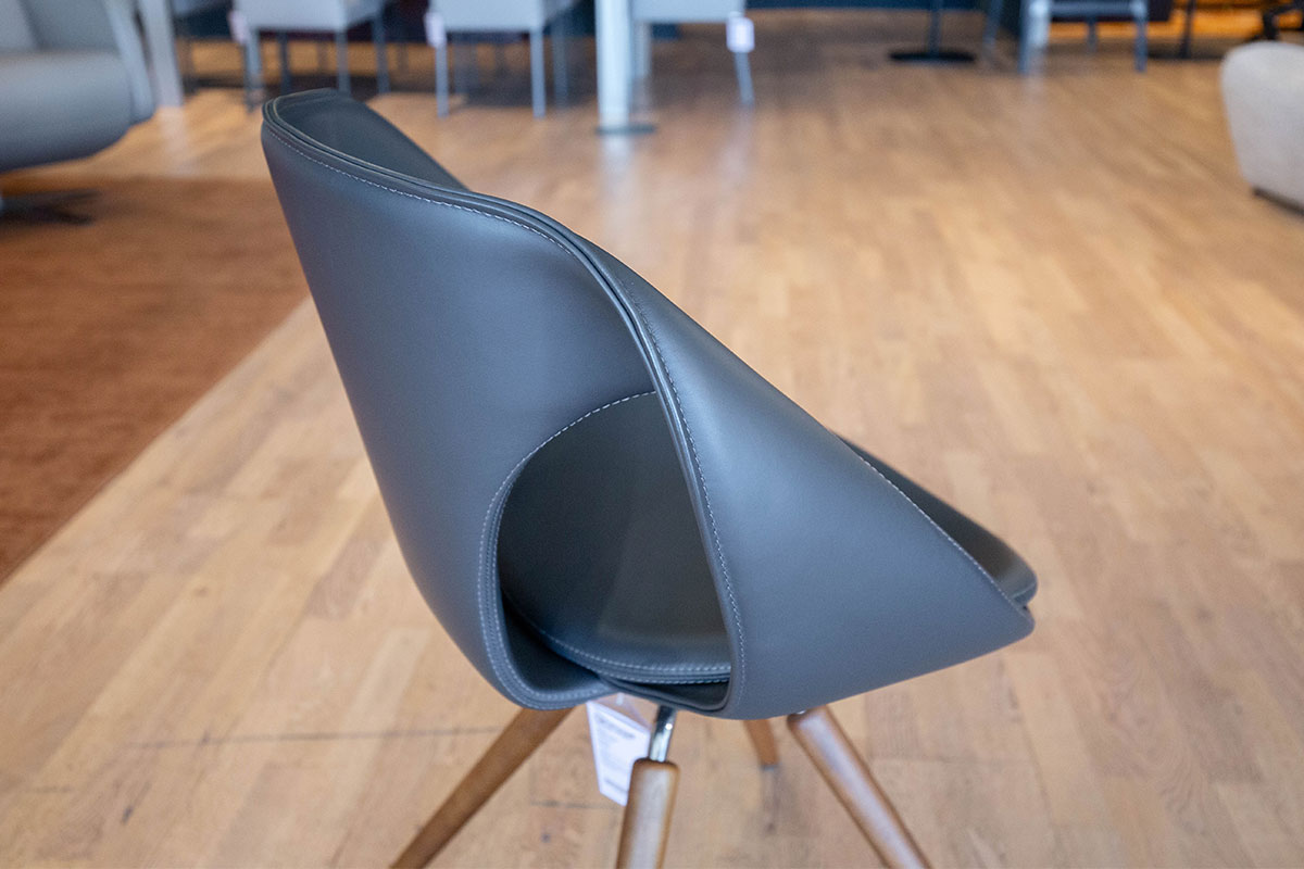 Stuhlgruppe Up von Tonon