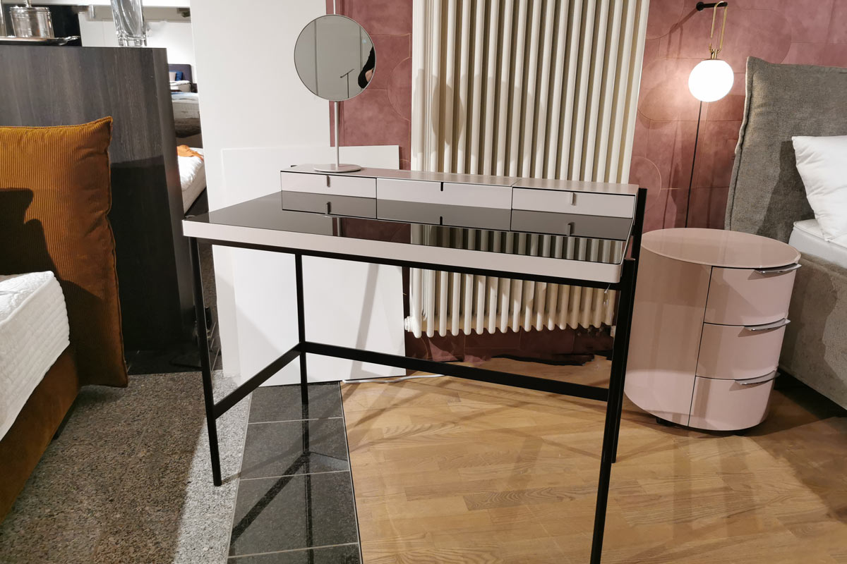 PS 20 & PS 20-SP Schminktisch inkl. Spiegel von Müller Möbelfabrikation im Sale