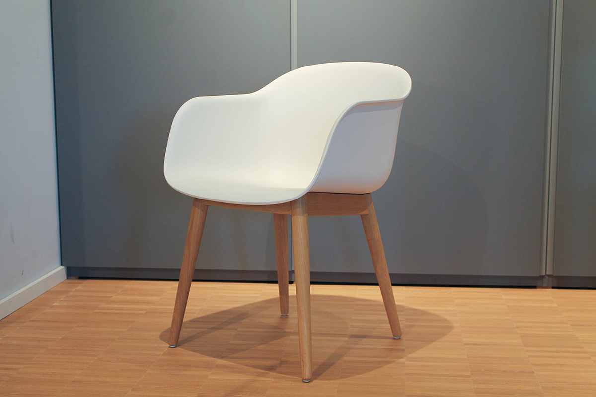 Stuhl Fiber Armchair Wood von Muuto im Sale