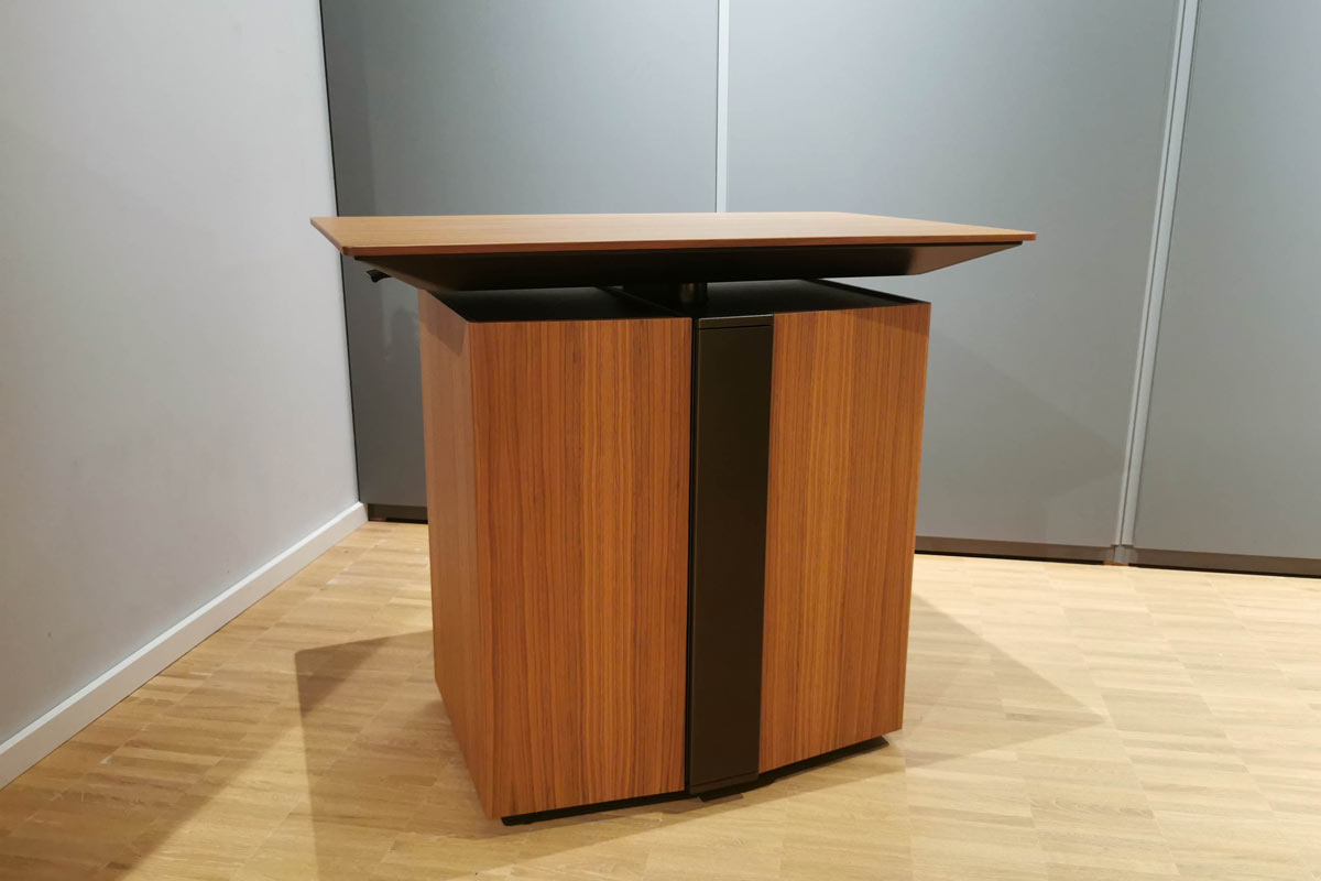 Touch Down Unit PM01 - Sekretär inkl. zwei Tabletts von Molteni&C im Sale