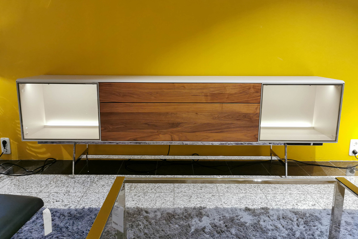 Sideboard S100 von Yomei für 6.900 € Sideboard S100 von Yomei für 6.900 €