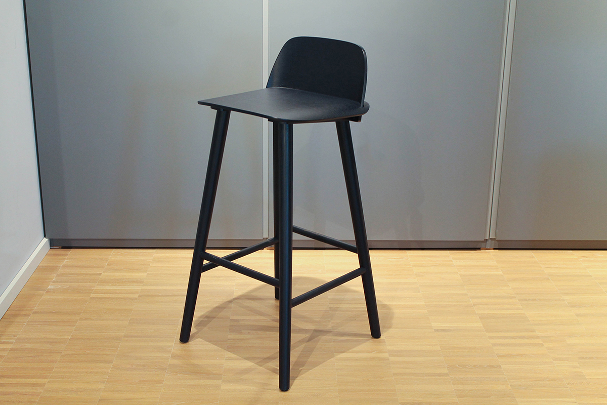 Barhocker Nerd in Midnight Blue von Muuto im Sale