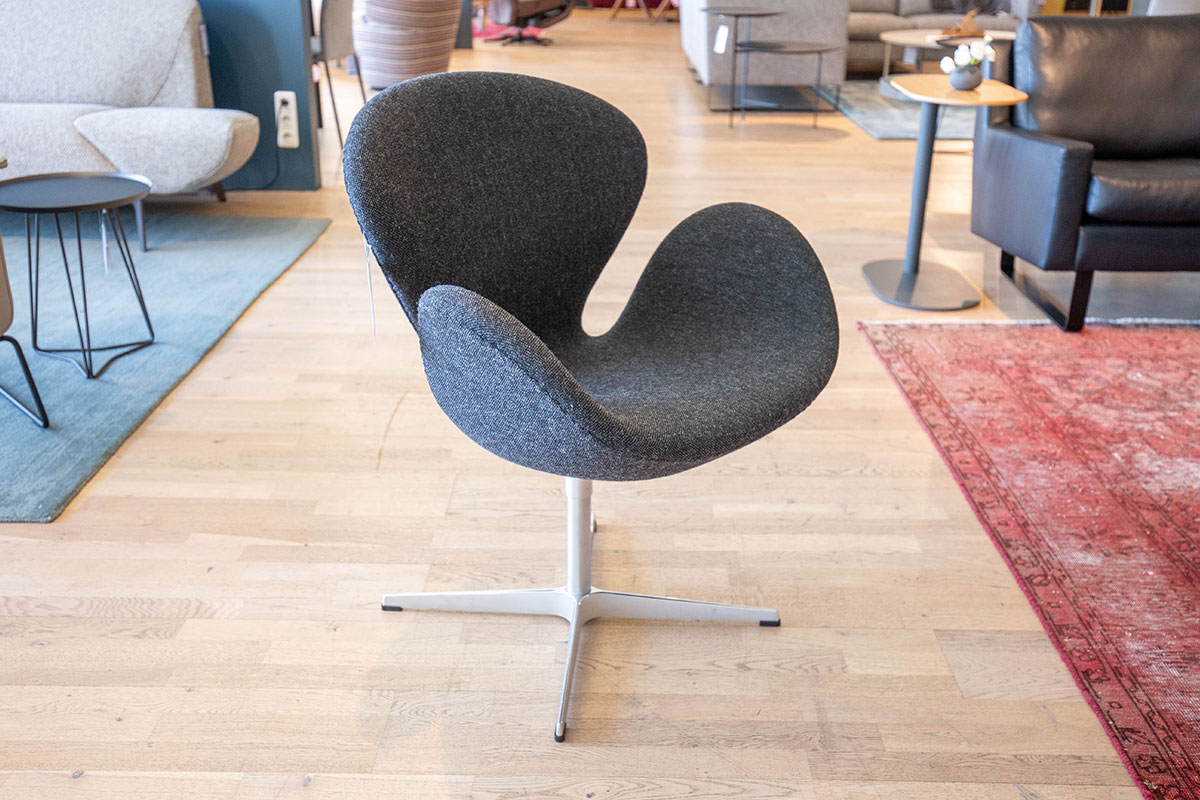 Sessel Swan Chair von Fritz Hansen für 3.695 € Sessel Swan Chair von Fritz Hansen für 3.695 €