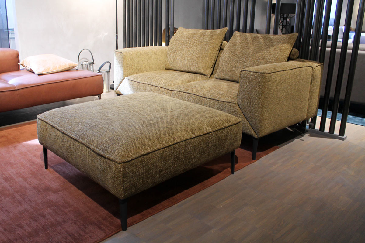 Sofa Longueville Landscape JR-8180, inkl. Hocker von Jori für 5.690 € Sofa Longueville Landscape JR-8180, inkl. Hocker von Jori für 5.690 €