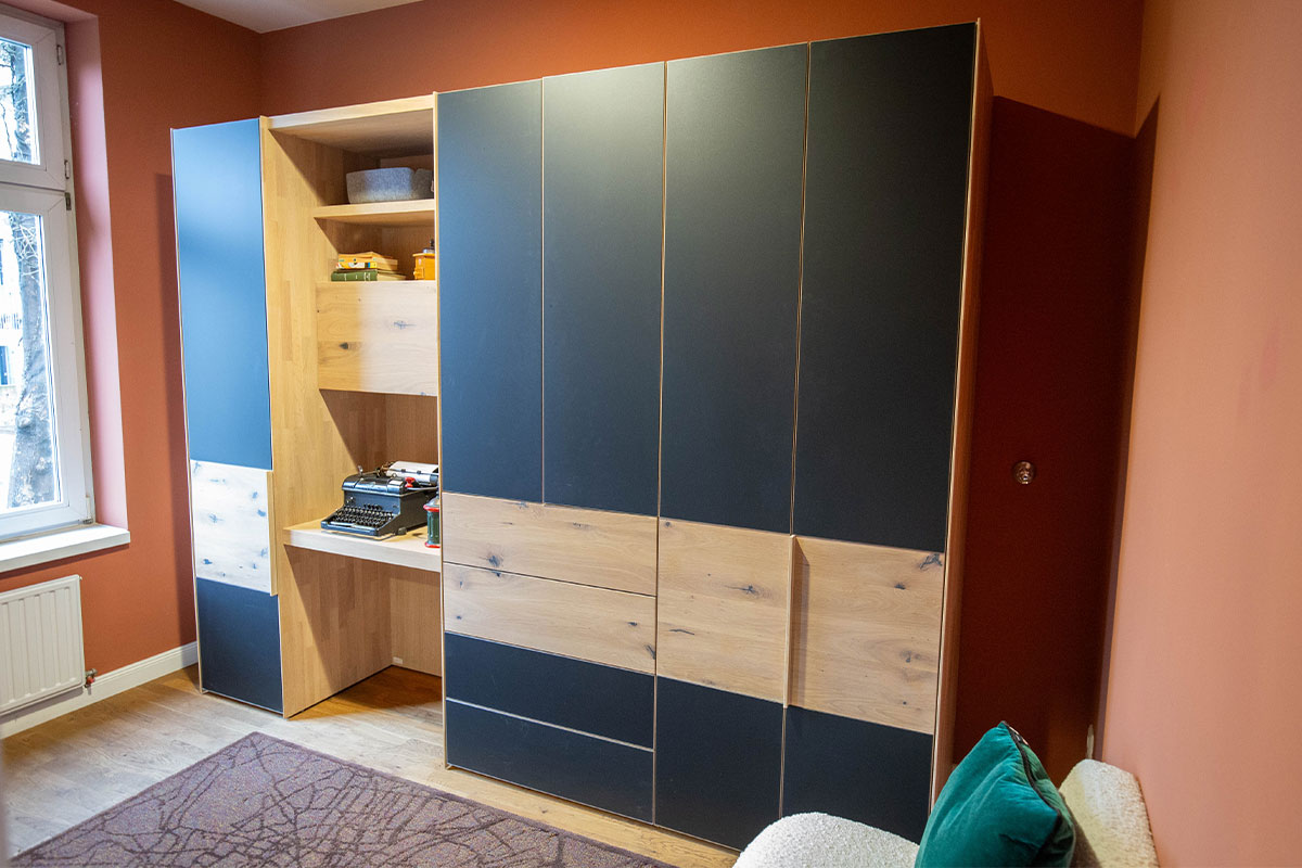 Kleiderschrank Valore von Team 7 im Sale