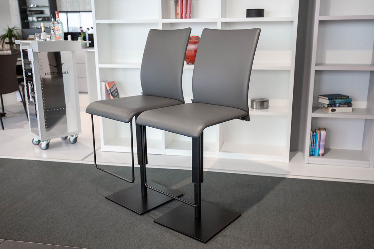 Barhocker Jago 2er Gruppe von Bacher für 1.290 € Barhocker Jago 2er Gruppe von Bacher für 1.290 €