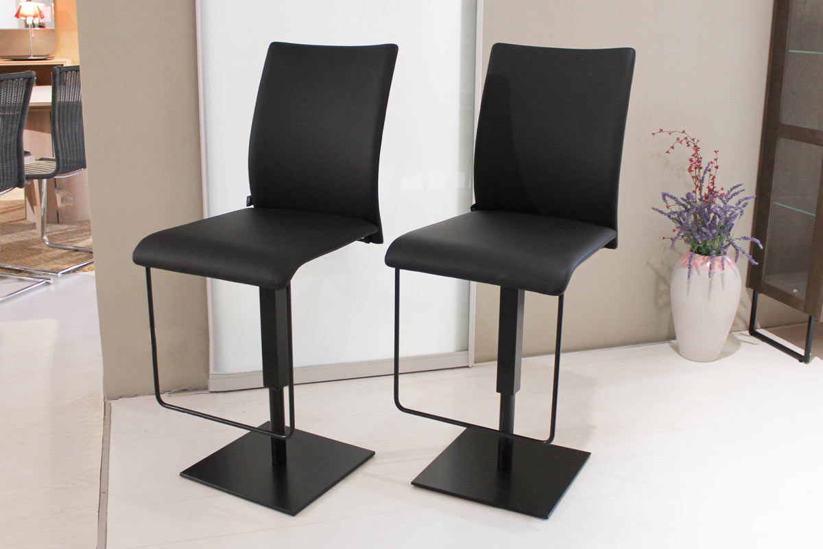 Barhocker Jago 2er Gruppe von Bacher für 1.450 € Barhocker Jago 2er Gruppe von Bacher für 1.450 €