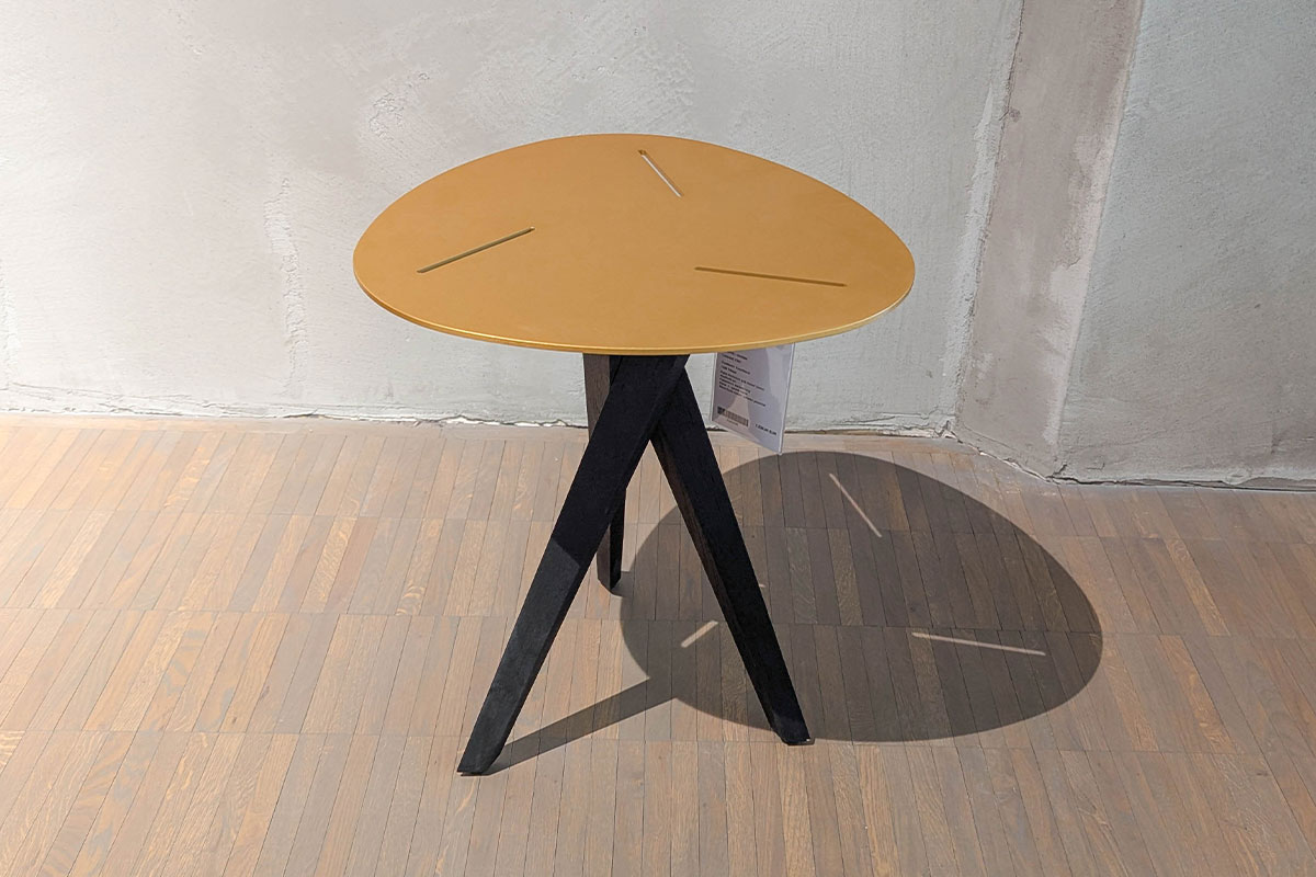 Beistelltisch Trilope von Draenert für 990 € Beistelltisch Trilope von Draenert für 990 €