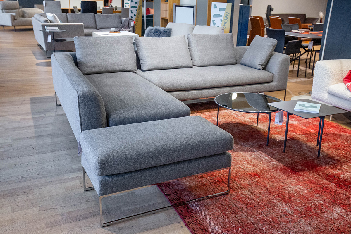 Ecksofa mit Hocker Mell Lounge von COR für 11.000 € Ecksofa mit Hocker Mell Lounge von COR für 11.000 €