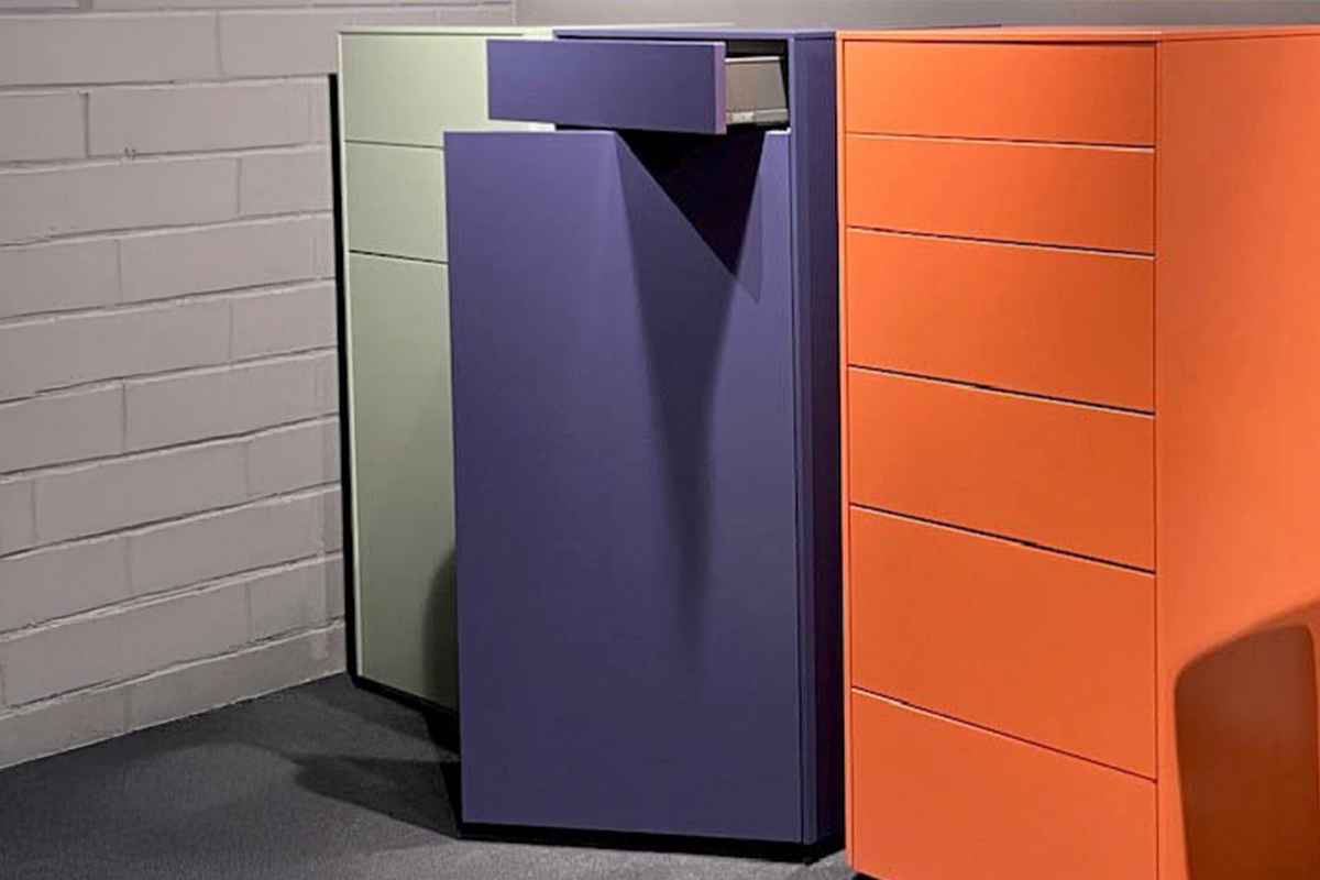 Kommode Velare blau von Cramer Holzmanufaktur im Sale