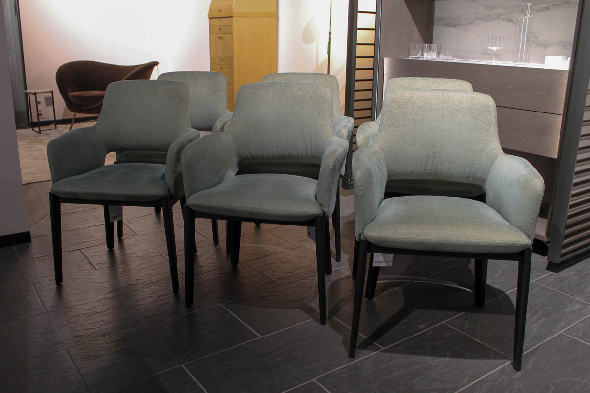 Stuhl Devon 6er Gruppe von Molteni&C für 8.990 € Stuhl Devon 6er Gruppe von Molteni&C für 8.990 €