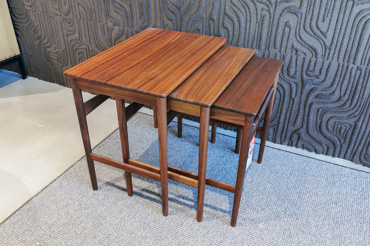 3er Set Beistelltische Nesting Tables Walnuss von Carl Hansen für 1.220 € 3er Set Beistelltische Nesting Tables Walnuss von Carl Hansen für 1.220 €