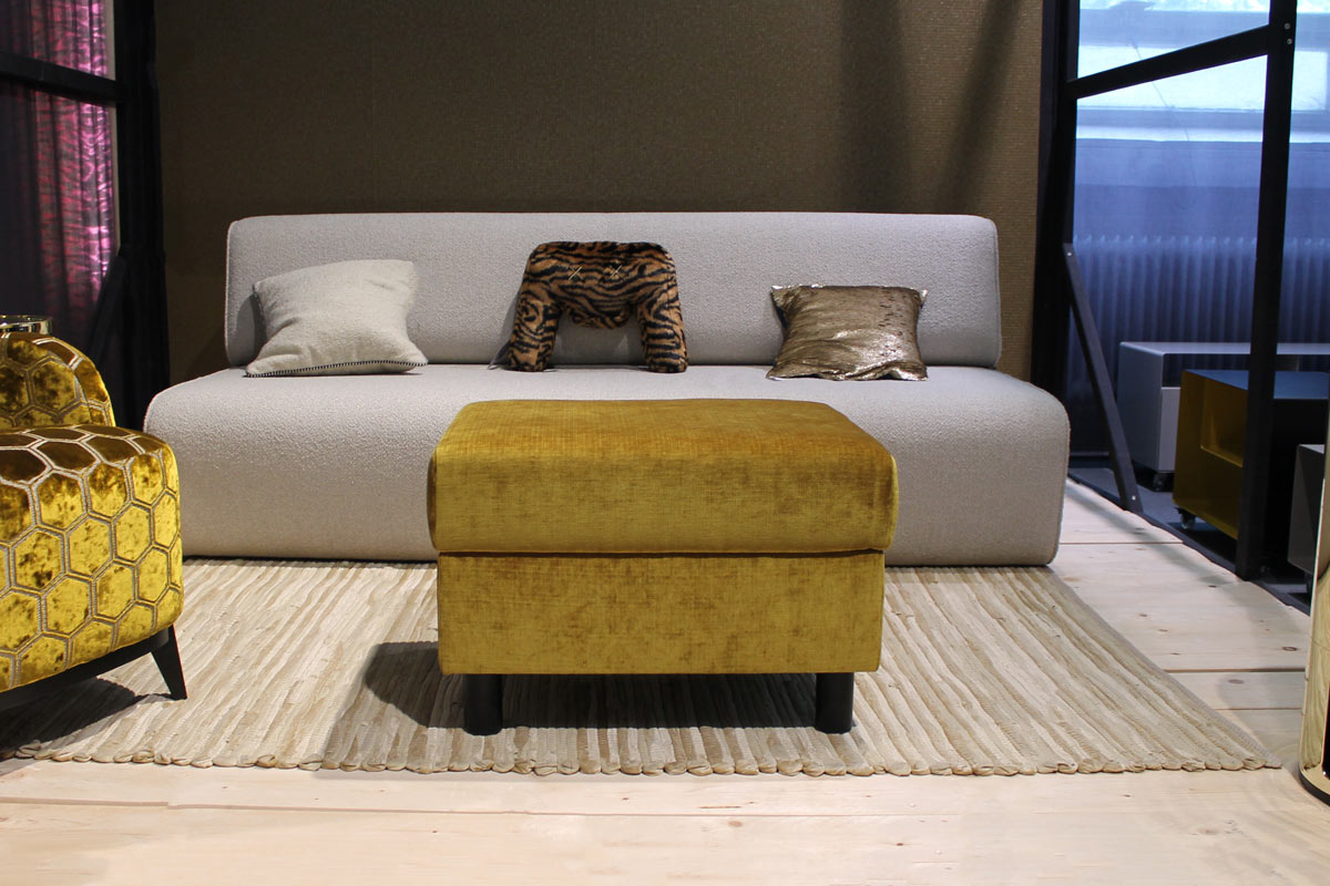 Hocker Malou von Franz Fertig für 490 € Hocker Malou von Franz Fertig für 490 €