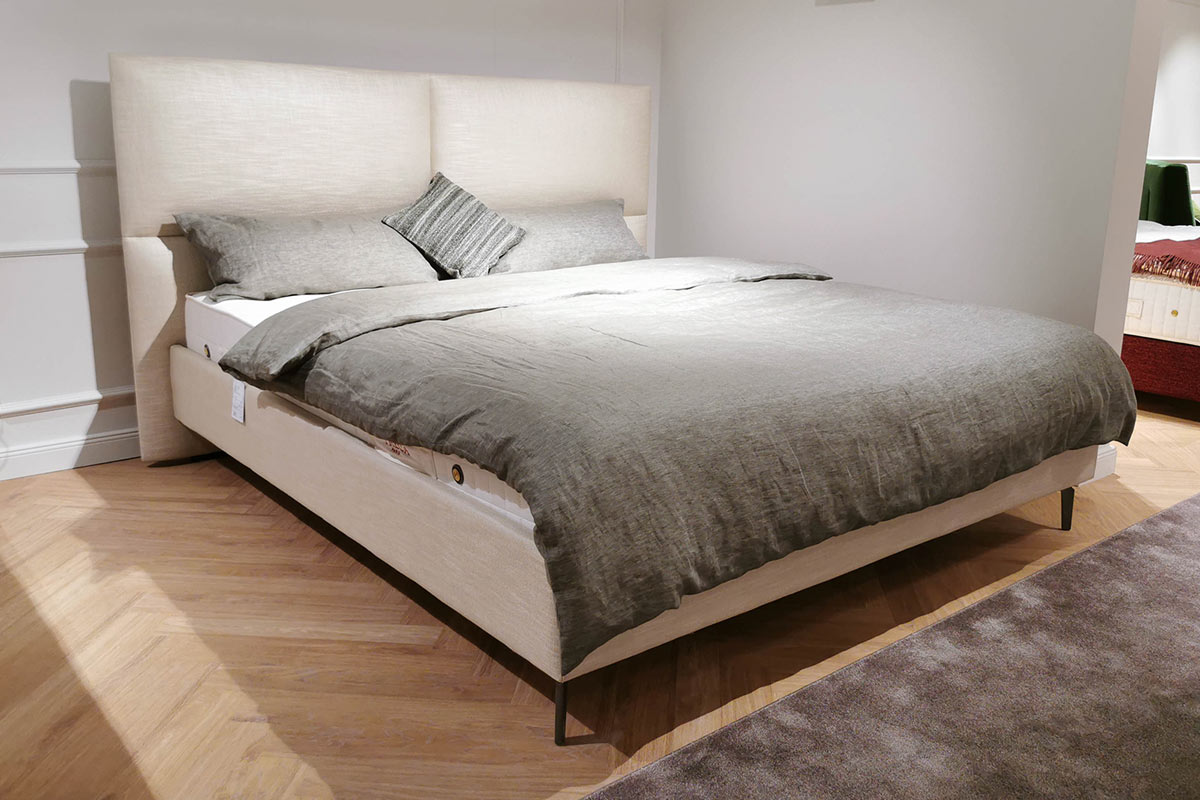 Boxspringbett Portofino von Treca für 10.500 € Boxspringbett Portofino von Treca für 10.500 €