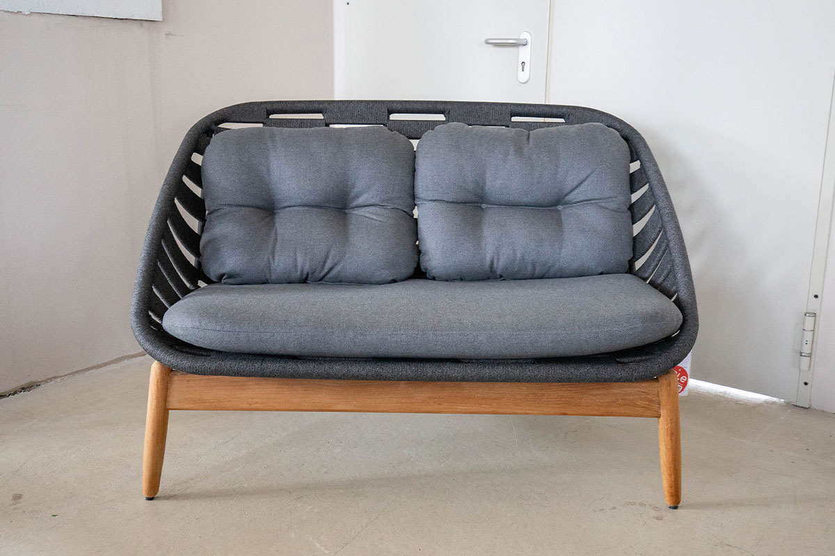 Outdoor-Sofa Strington von Cane-line für 2.090 € Outdoor-Sofa Strington von Cane-line für 2.090 €