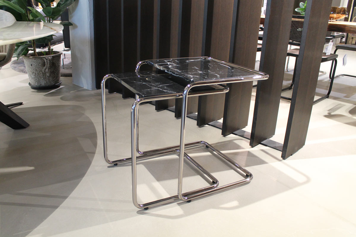 Satztisch B 97, Serious 05 von Thonet für 2.690 € Satztisch B 97, Serious 05 von Thonet für 2.690 €