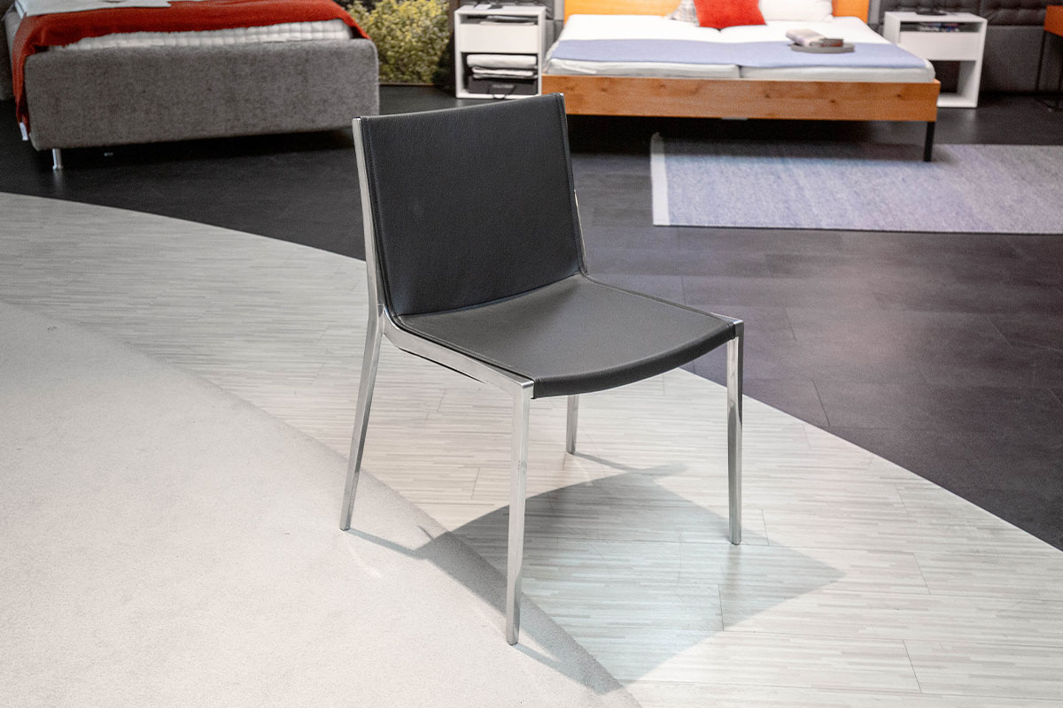 Stuhl Unique von KFF für 590 € Stuhl Unique von KFF für 590 €